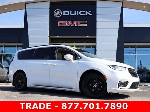 Used 2021 Chrysler Pacifica Touring w/ Cold Weather Group image 1