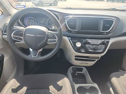 Used 2023 Chrysler Voyager LX FWD image 6