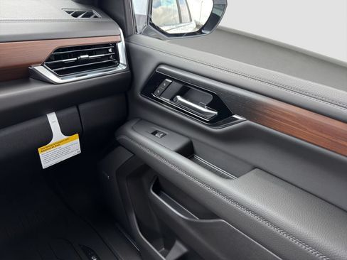 New 2026 GMC Yukon Denali w/ LPO, Floor Liner Package AWD/4WD image 17