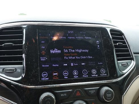Used 2020 Jeep Grand Cherokee Limited w/ Luxury Group II RWD image 8