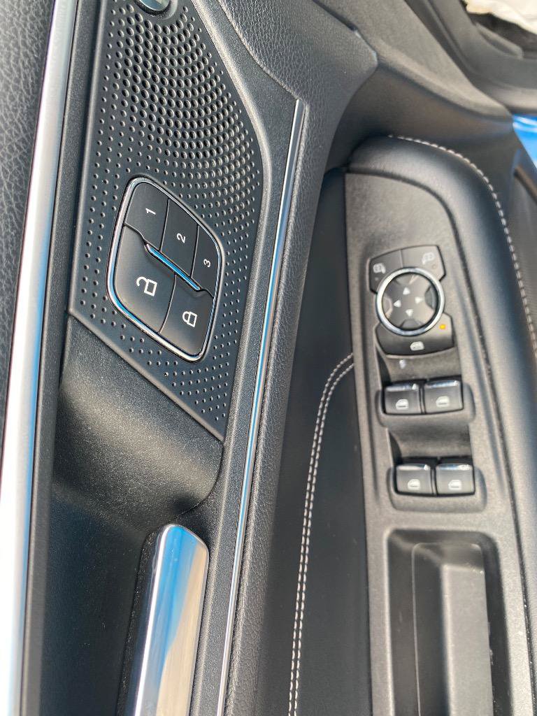 Used 2022 Ford Edge Titanium w/ Equipment Group 301A AWD/4WD image 34