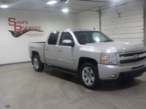 Used 2010 Chevrolet Silverado 1500 LTZ w/ Convenience Package AWD/4WD image 5