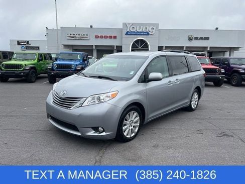 Used 2017 Toyota Sienna XLE Premium image 1
