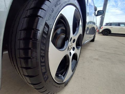 Used 2012 Volkswagen Golf 2-Door FWD image 11