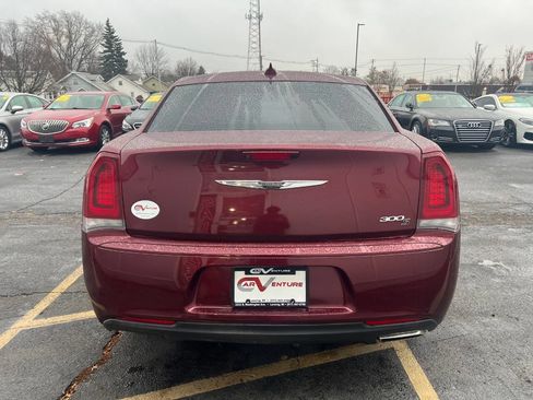 Used 2019 Chrysler 300 S image 5