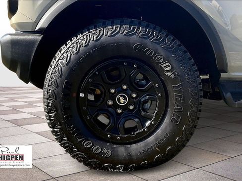 New 2025 Ford Bronco Outer Banks w/ Sasquatch Package image 11