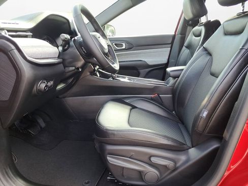 New 2026 Jeep Compass Latitude image 17