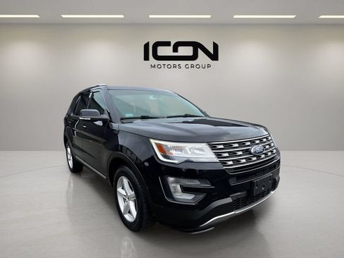 Used 2017 Ford Explorer XLT AWD/4WD image 7