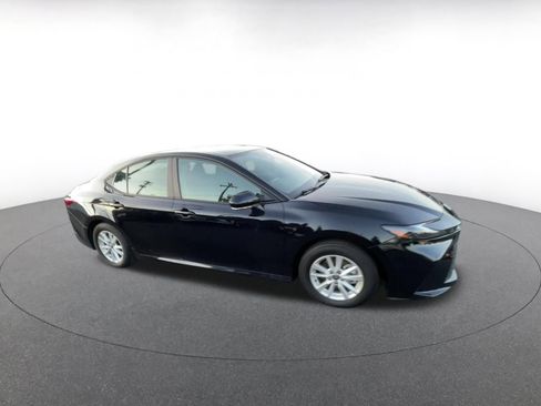 Used 2025 Toyota Camry LE image 2