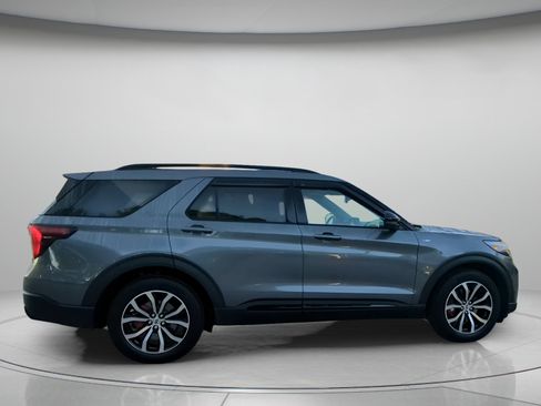 Used 2026 Ford Explorer ST-Line w/ ST-Line Street Pack RWD image 31