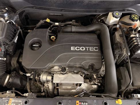 Used 2019 Chevrolet Equinox LS w/ LS Convenience Package image 20