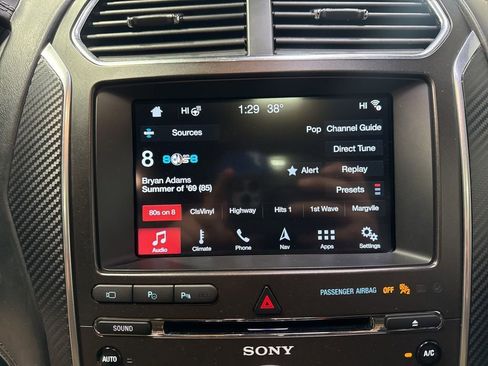 Used 2018 Ford Explorer Platinum image 28