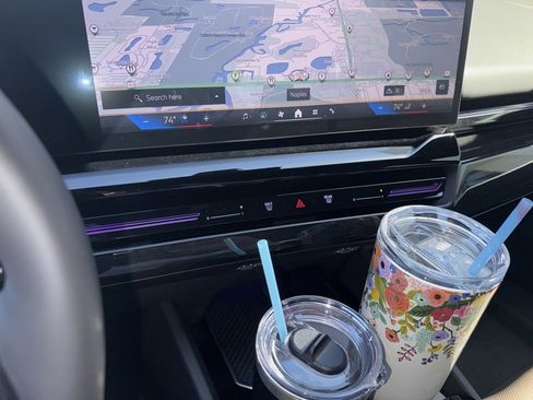 Certified 2024 BMW 530i w/ Luxury Seating Package image 15