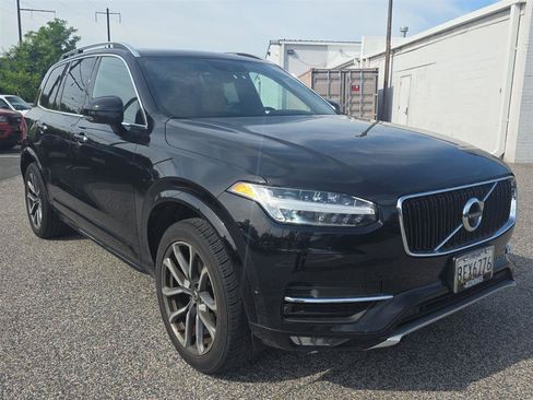Used 2017 Volvo XC90 T6 Momentum w/ Vision Package AWD/4WD image 10