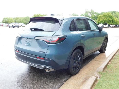 Used 2024 Honda HR-V Sport image 4