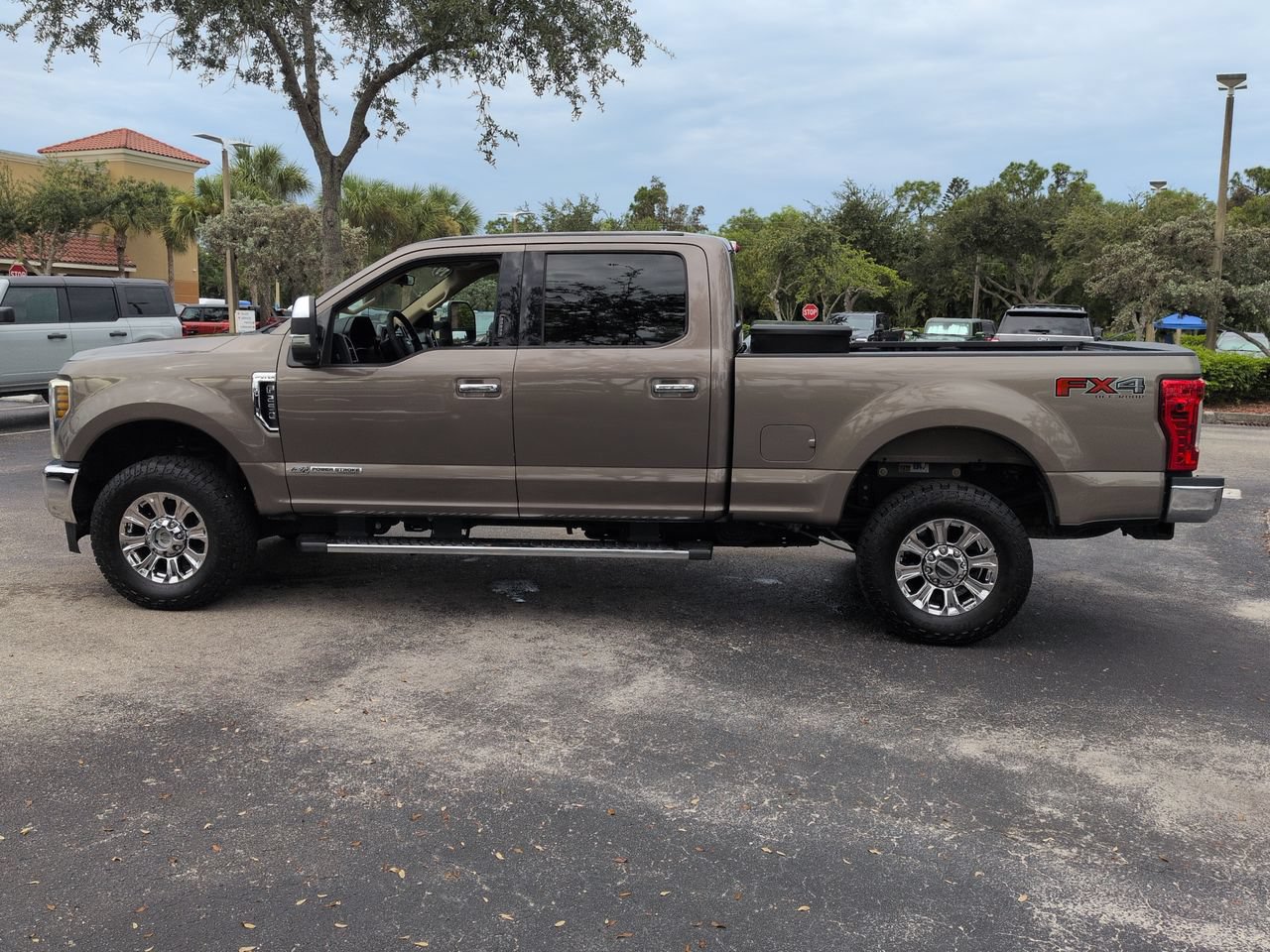Used 2019 Ford F250 XLT w/ XLT Premium Package AWD/4WD image 7