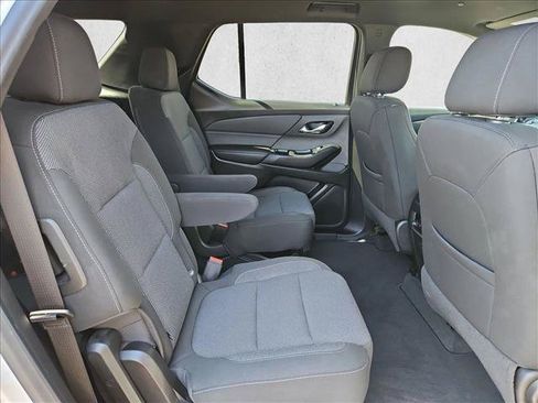 Used 2022 Chevrolet Traverse LT FWD image 27