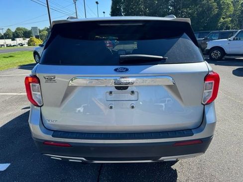 Used 2021 Ford Explorer XLT w/ Equipment Group 202A RWD image 8