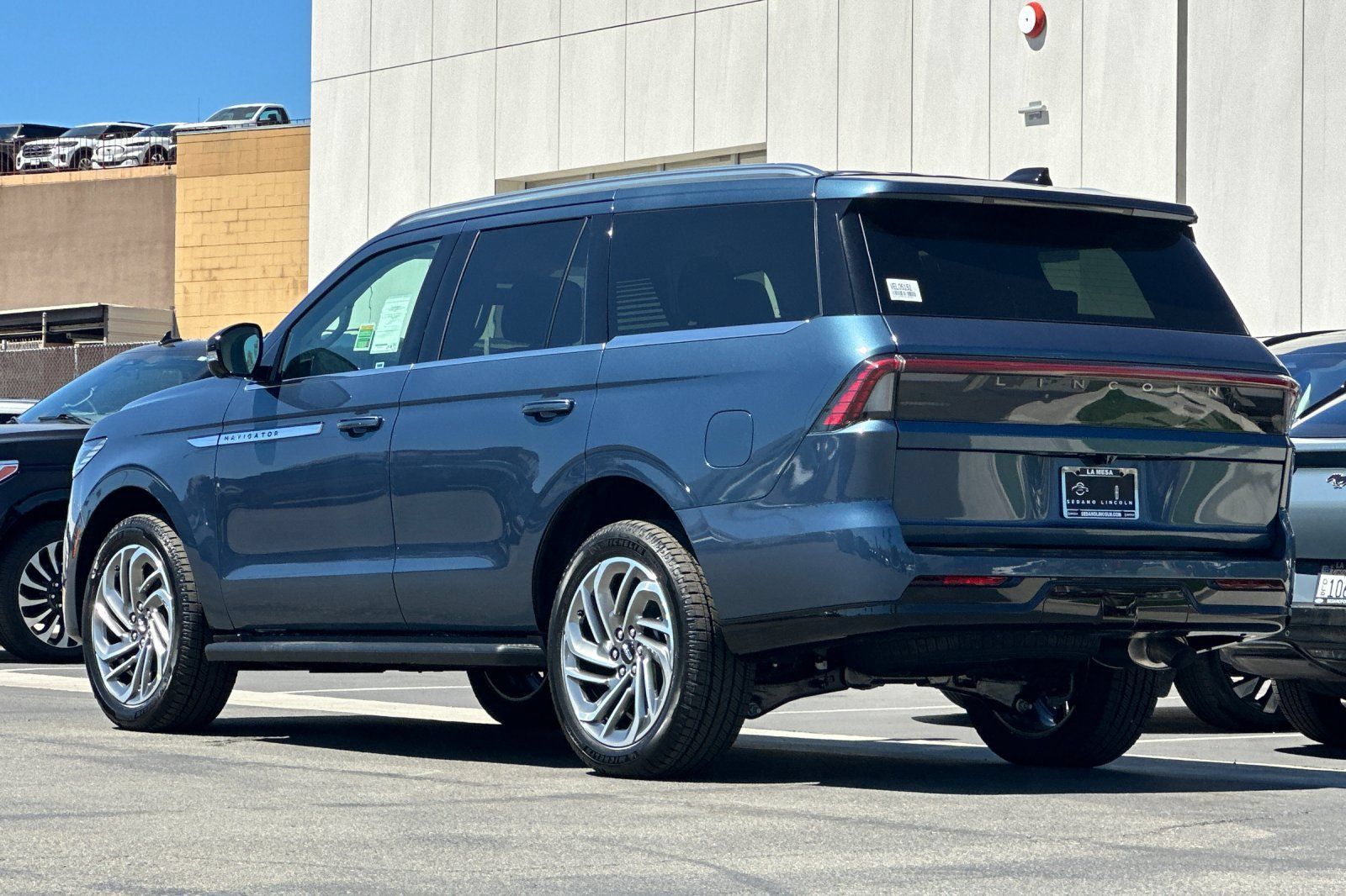 New 2027 Lincoln Navigator Premiere AWD/4WD image 5