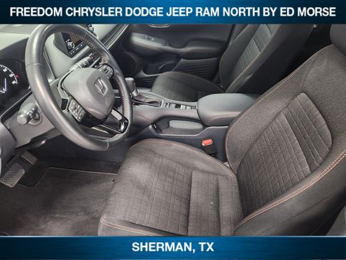 Used 2025 Honda HR-V Sport image 8