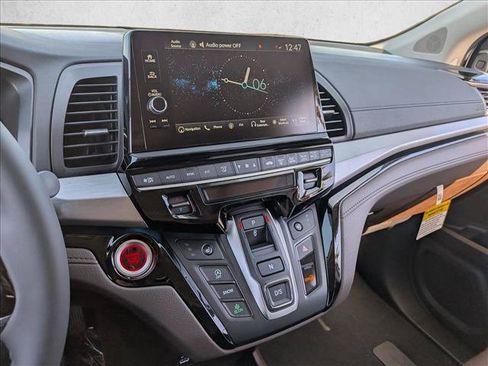 New 2026 Honda Odyssey Touring image 12