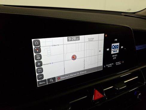 Used 2023 Kia Niro EX Touring image 18