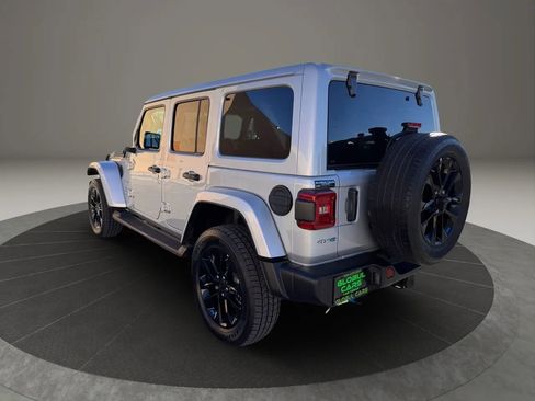 Used 2022 Jeep Wrangler Unlimited Sahara image 8