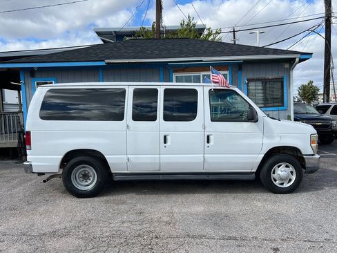 Used 2011 Ford E-150 and Econoline 150 image 5