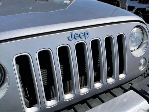 Used 2018 Jeep Wrangler Unlimited Sahara AWD/4WD image 30