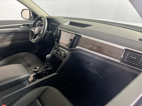 Used 2023 Volkswagen Atlas SE image 28