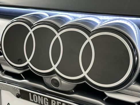 Used 2024 Audi Q8 e-tron Premium AWD/4WD image 15