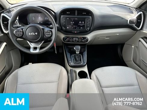 Used 2025 Kia Soul LX w/ LX Technology Package FWD image 27