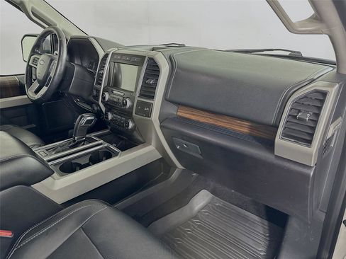 Used 2017 Ford F150 Lariat w/ Equipment Group 502A Luxury AWD/4WD image 30