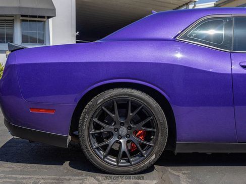 Used 2016 Dodge Challenger SRT Hellcat RWD image 10
