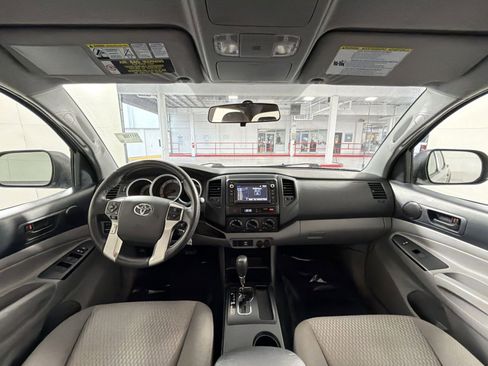 Used 2014 Toyota Tacoma PreRunner image 21