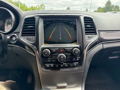 Used 2017 Jeep Grand Cherokee Trailhawk w/ Trailhawk Luxury Group AWD/4WD image 16
