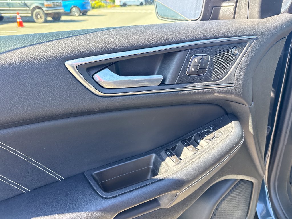 Used 2022 Ford Edge ST AWD/4WD image 20