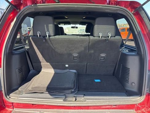 Used 2017 Ford Expedition XLT image 15