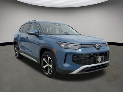 New 2025 Volkswagen Tiguan SE
