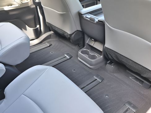 Used 2023 Toyota Sienna XLE w/ XLE Plus Package AWD/4WD image 25