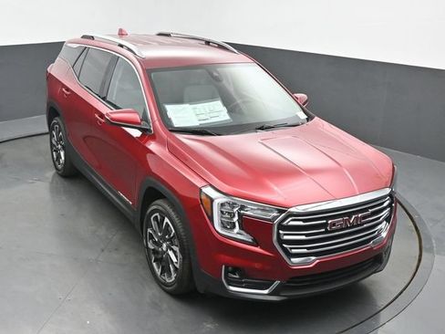 Used 2023 GMC Terrain SLT w/ LPO, Floor Liner Package FWD image 43
