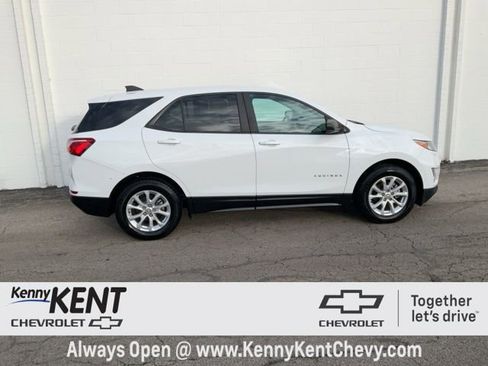 Used 2021 Chevrolet Equinox LS w/ LS Convenience Package image 3
