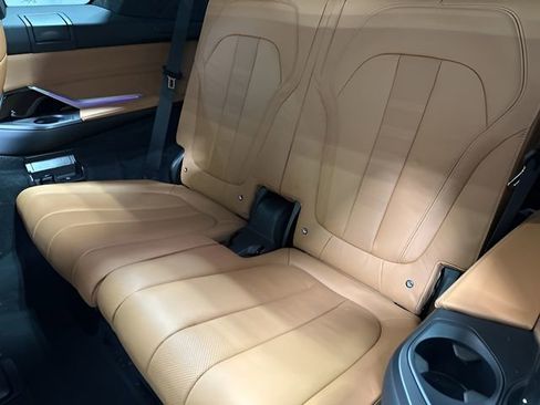 Used 2022 BMW X7 xDrive40i w/ M Sport Package image 36