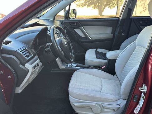 Used 2016 Subaru Forester 2.5i w/ Alloy Wheel Package image 12