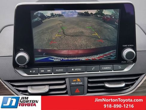 Used 2025 Nissan Altima 2.5 SV image 18