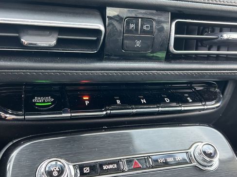 Used 2022 Lincoln Nautilus Reserve image 20