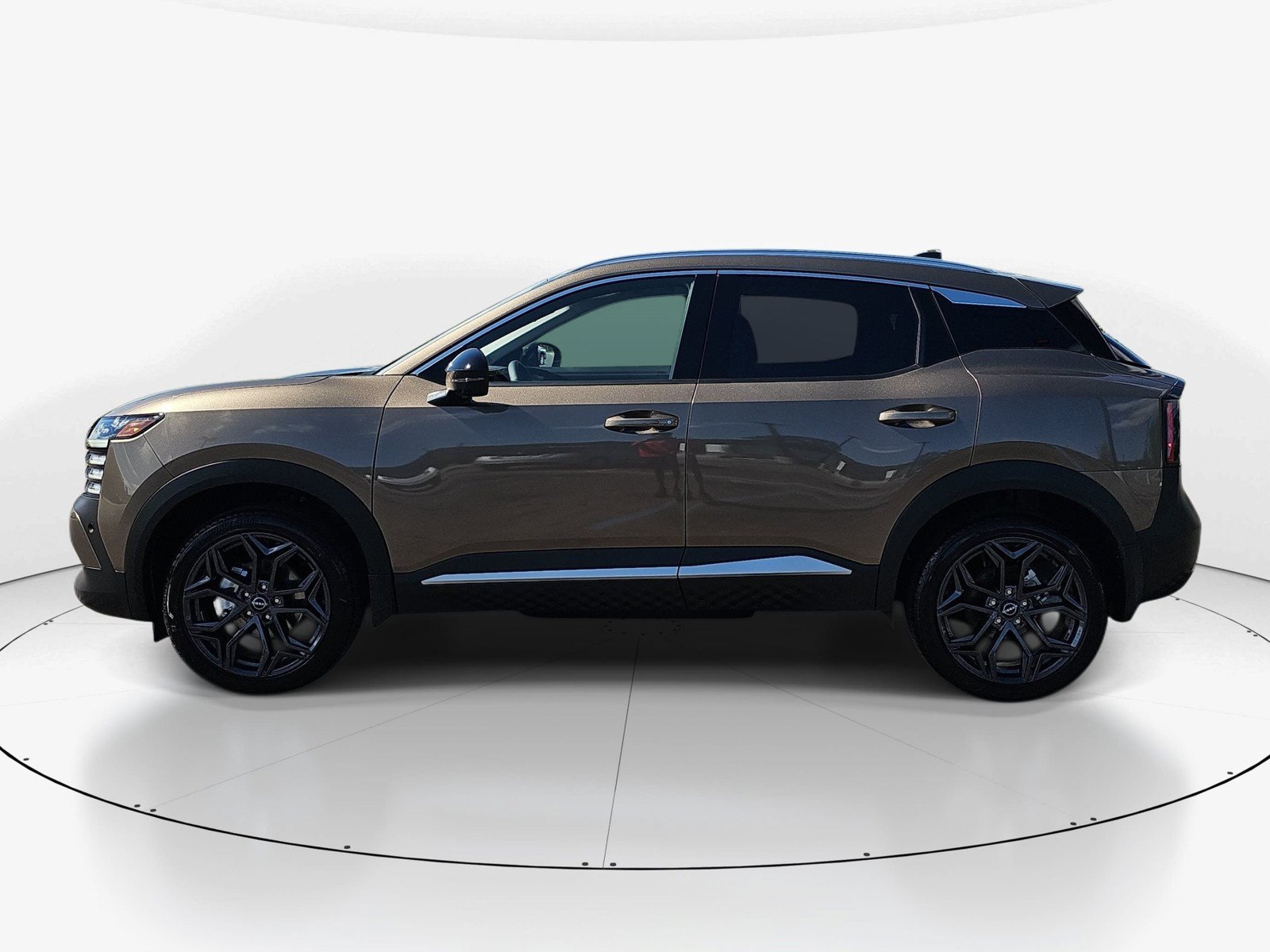 Used 2026 Nissan Kicks SR w/ SR Premium Package FWD image 7