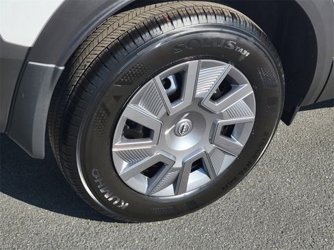 New 2026 Nissan Kicks S image 3