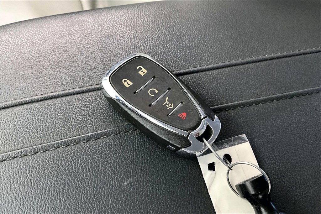 Used 2020 Chevrolet Blazer LT FWD image 13