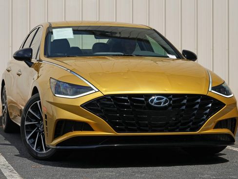 Used 2020 Hyundai Sonata SEL Plus w/ Cargo Package FWD image 2